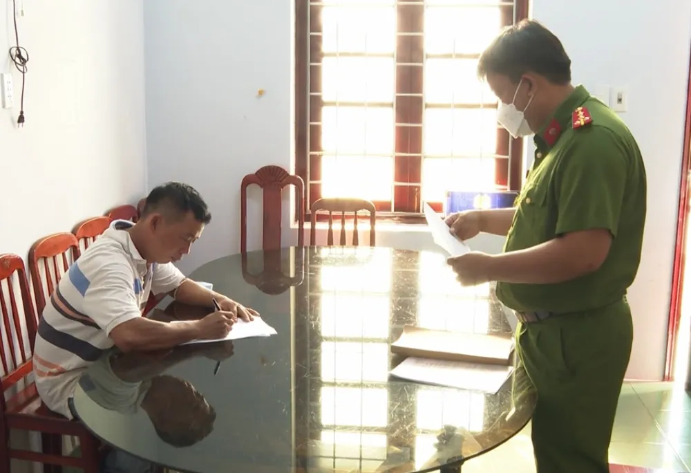 Vĩnh Long: Phạt hơn 400 triệu đồng do khai thác cát sông trái phép ảnh 1 Vĩnh Long: Phạt hơn 400 triệu đồng do khai thác cát sông trái phép ảnh 1