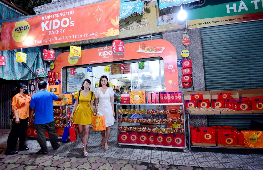 Kido quay lại với bánh trung thu, đặt tham vọng Top 2