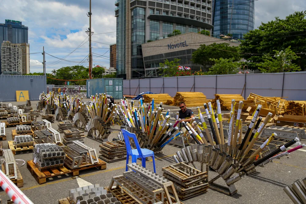 Trận địa pháo hoa của đội ArtEventia đến từ Pháp. Ảnh: PHẠM NGA Trận địa pháo hoa của đội ArtEventia đến từ Pháp. Ảnh: PHẠM NGA