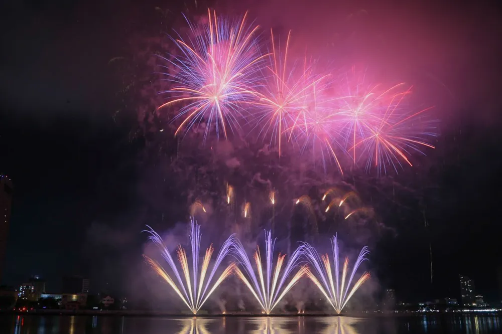 Á quân của mùa giải trước cũng “tung chiêu” với phần trình diễn biến hóa vi diệu ngay trước mắt người xem