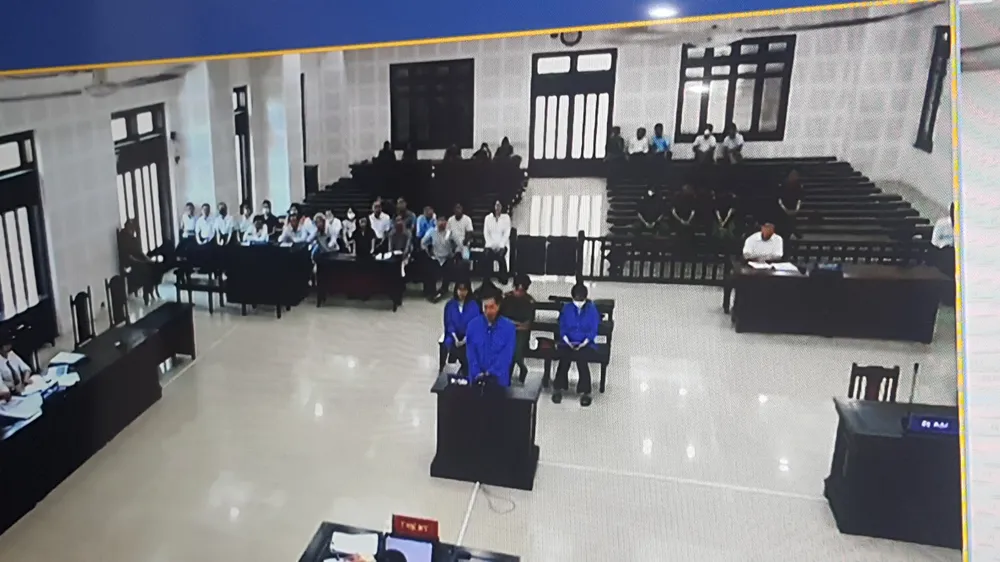 Toàn cảnh phiên tòa ngày 25-8