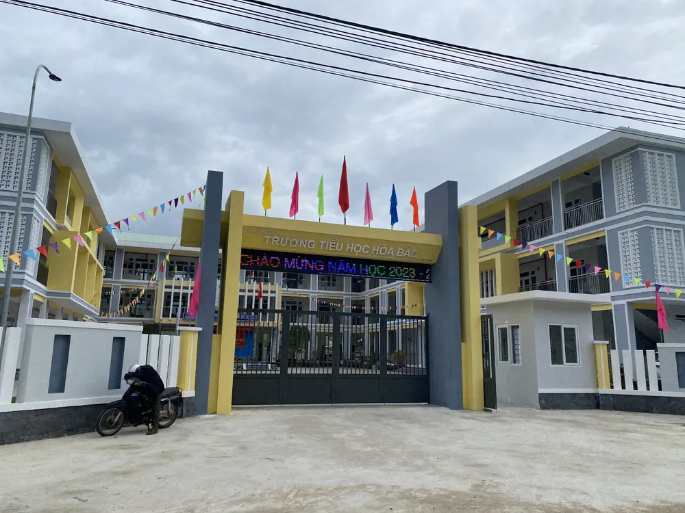 Trường Tiểu học Hòa Bắc vừa được xây dựng mới tại thôn Phò Nam. Ảnh: PHẠM NGA Trường Tiểu học Hòa Bắc vừa được xây dựng mới tại thôn Phò Nam. Ảnh: PHẠM NGA