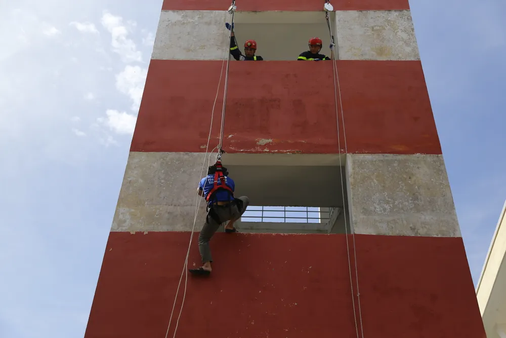 Kỹ thuật sử dụng dây cứu nạn, cứu hộ để thoát hiểm