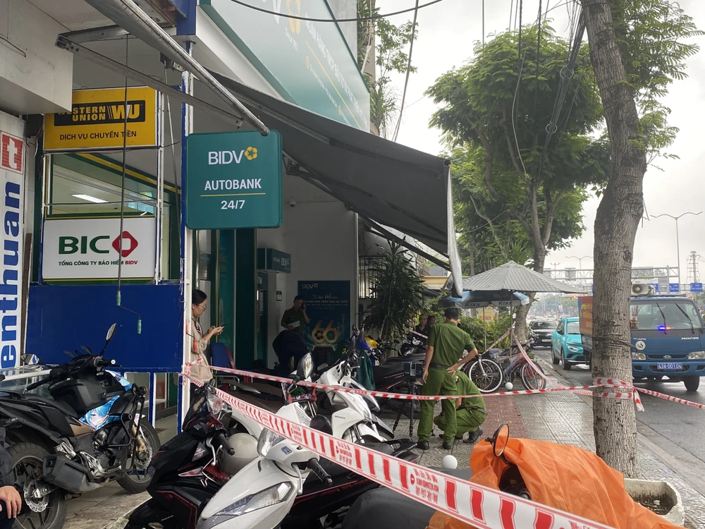 Hiện trường vụ án z4904739057846_79003d28a9ecd6beedf9cf45ecf3e6fe.jpg