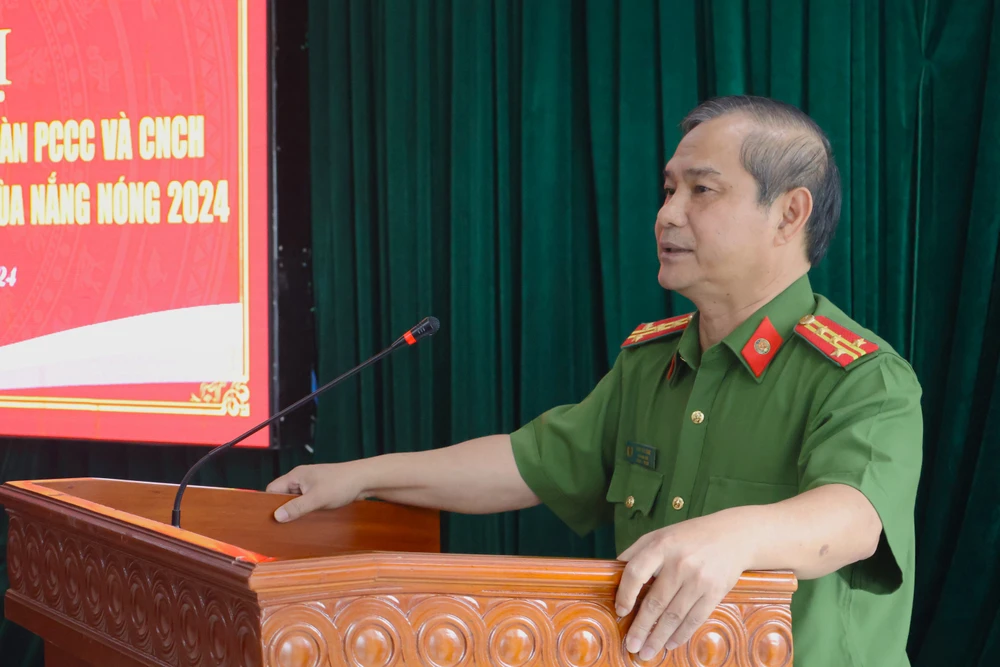 Đại tá Phan Văn Dũng, Phó Giám đốc công an TP Đà Nẵng phát biểu tại hội nghị IMG_3084.JPG