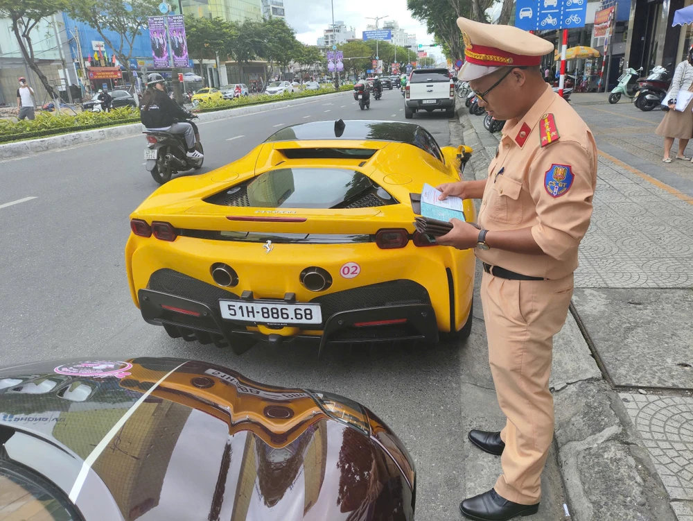 Công an Đà Nẵng xử phạt đoàn siêu xe vượt đèn đỏ z6417051968822_84a00057d0c407be6d5ec760b89829fd.jpg