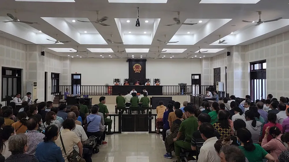 Toàn cảnh phiên tòa z6895366007023_51a538ac9a3ae7dd7964cf81e77f52a2.jpg