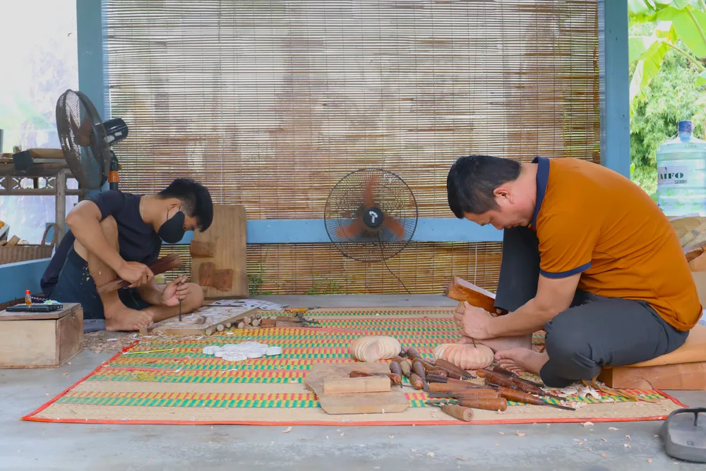 En la actualidad, “Lu Firewood Village” cuenta con más de 10 artesanos del famoso pueblo de carpintería Kim Bong. IMG_9429.JPG