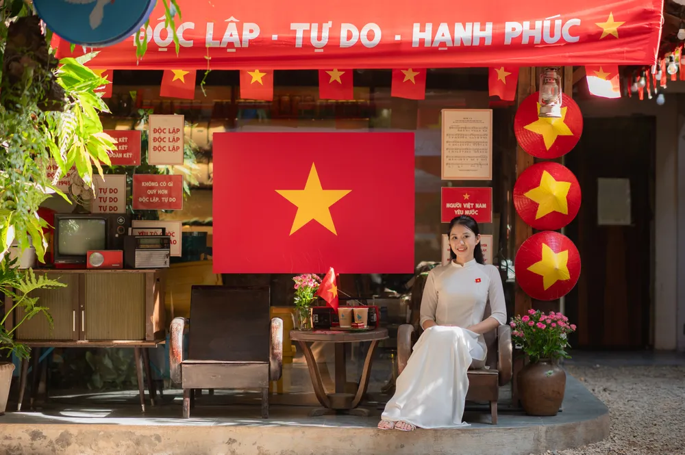 Die Worte „Unabhängigkeit – Freiheit – Glück“, „Die Vietnamesen lieben ihr Land“, „Nichts ist wertvoller als Unabhängigkeit und Freiheit“ … sind überall zu sehen und verbreiten Patriotismus und Nationalstolz. DLT_4710.jpg