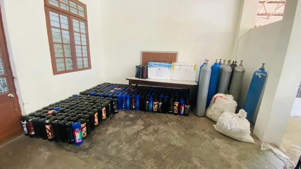 Hàng hóa tại cơ sở không có giấy tờ chứng minh nguồn gốc. Ảnh: CACC kho-hang-6452-8127.jpg.jpeg