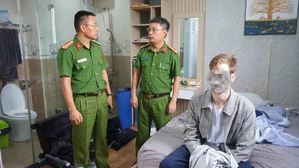 Đại tá Nguyễn Hà Lai, Phó Giám đốc Công an TP Đà Nẵng trực tiếp chỉ đạo truy bắt đối tượng z6949918833865_e80328c70474374aca47256001589a63.jpg