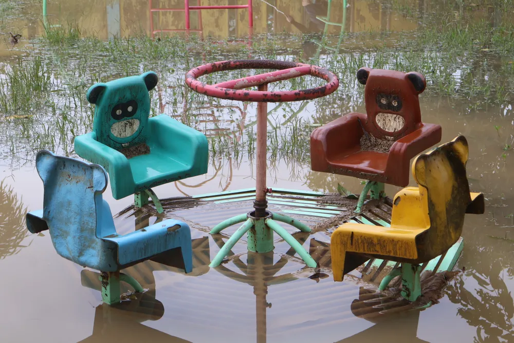 Khuôn viên trường Mầm non Đại An cơ sở 2 vẫn lênh láng nước IMG_0325.JPG