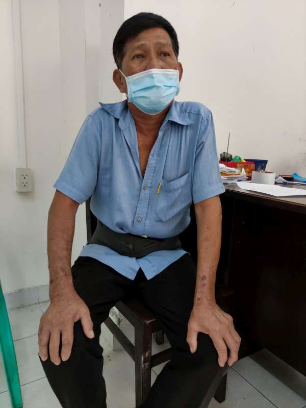 胡永昌正等錢去治病。