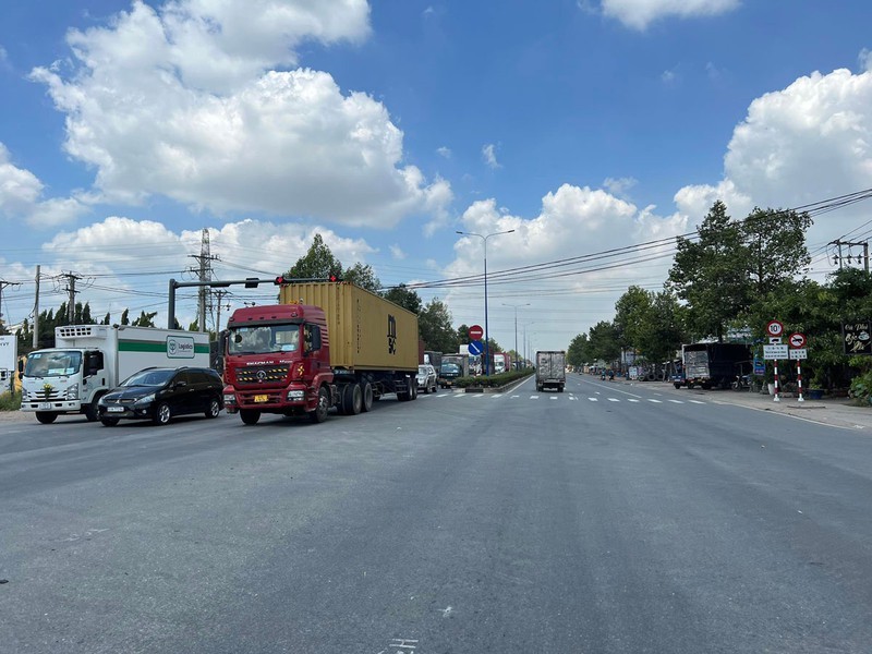 平陽省環市三路美福-新萬路段已投入運作。
