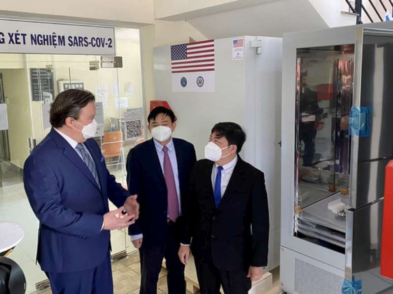 衛生部接收美國援助超低溫冷櫃