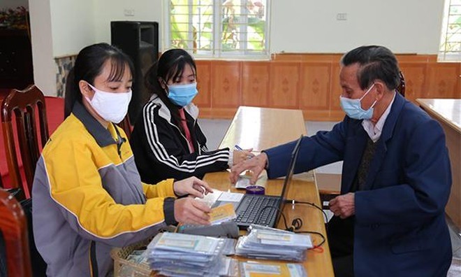 已離職的老弱鄉級幹部獲調升每月津貼。