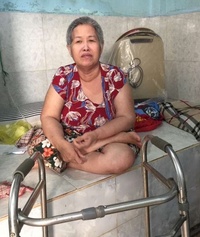 范氏芳蓉仍未正常活動。