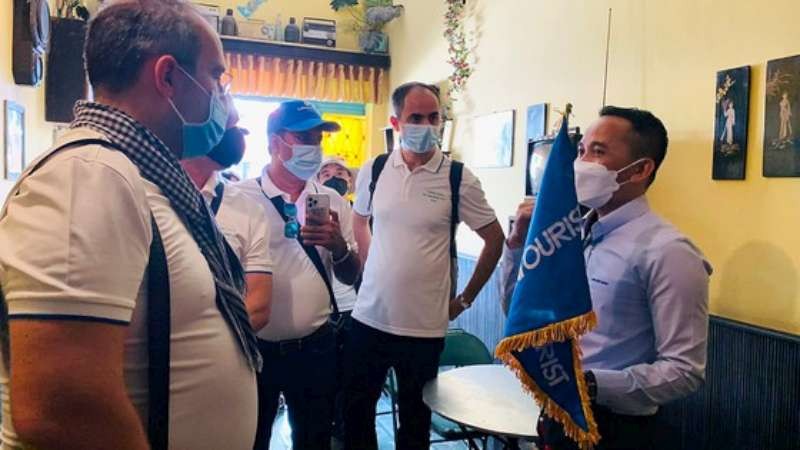 國際遊客參加Saigontourist舉辦的“追隨西貢別動 的足跡”旅程。