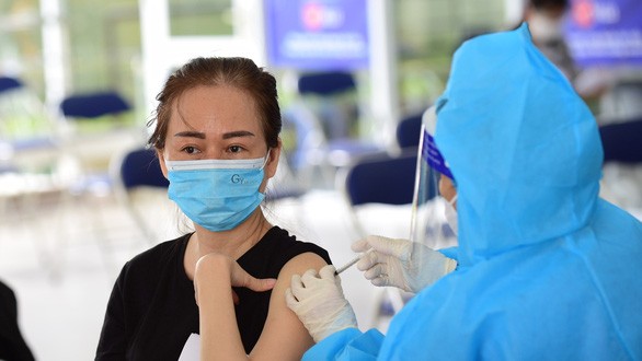 民眾在舊邑郡接種新冠疫苗。