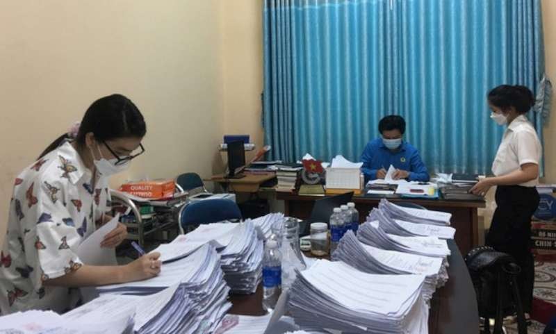 守德市三富坊靈活使用晶片公民身份證取代紙質戶口簿, 因此受疫情影響的民眾輔助卷宗大量減少。