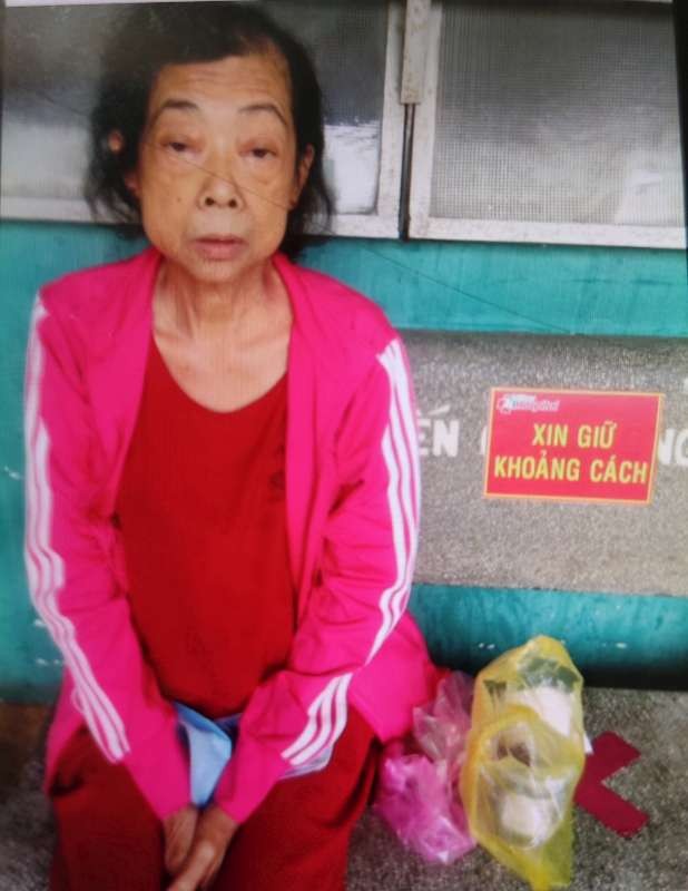 張玉容正在7A軍醫醫院接受醫治。