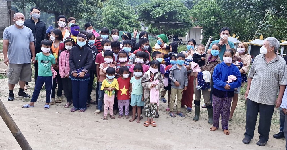 千里送愛人間暖 ảnh 1