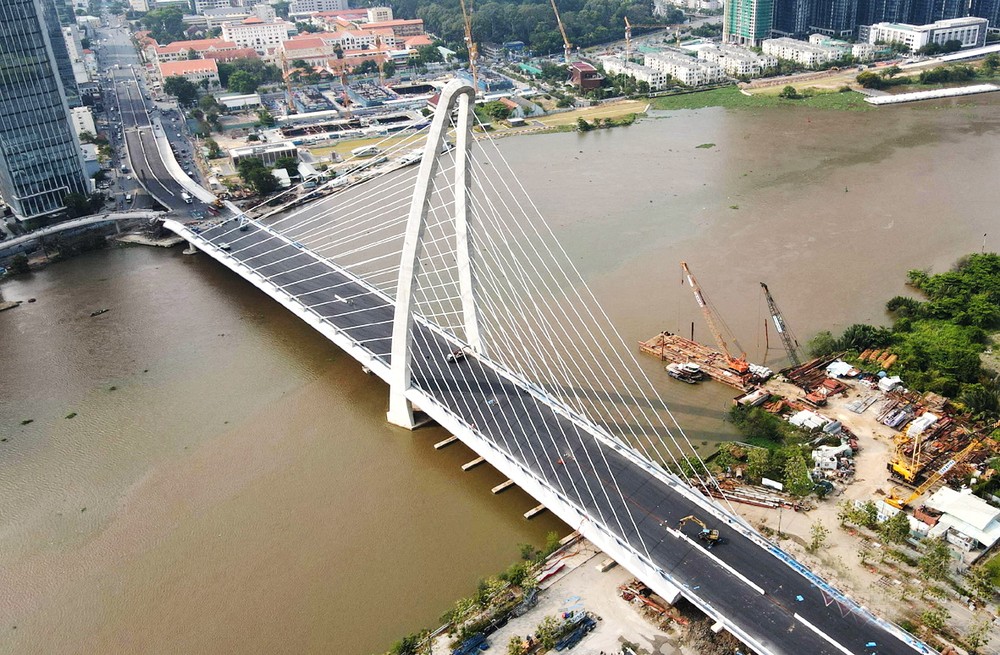 已完工的守添2橋。