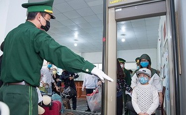 乂安省良好開展有關在新情況下恢復出入境和進出口政策。