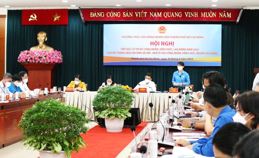 優先為工人興建住房