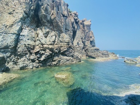 狻猊角--海中的天然游泳池 ảnh 1