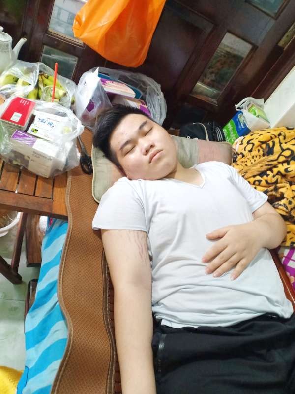 蔡宏民在病床上。