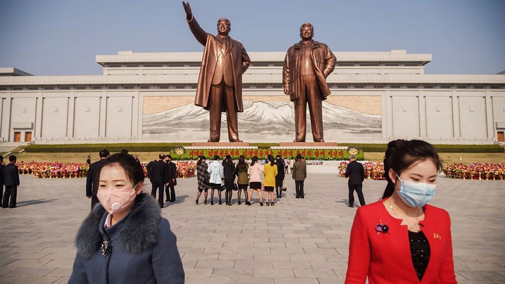 朝鮮境內新冠疫情急劇擴散,前一日新增發熱病例1萬8000例。