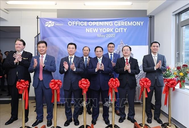 政府總理范明政造訪越南常駐聯合國代表團 ảnh 1 政府總理范明政造訪越南常駐聯合國代表團 ảnh 1