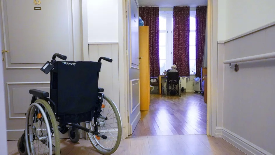 法國各地老人在尋找醫療養老院時遭遇很多困難。圖源:互聯網