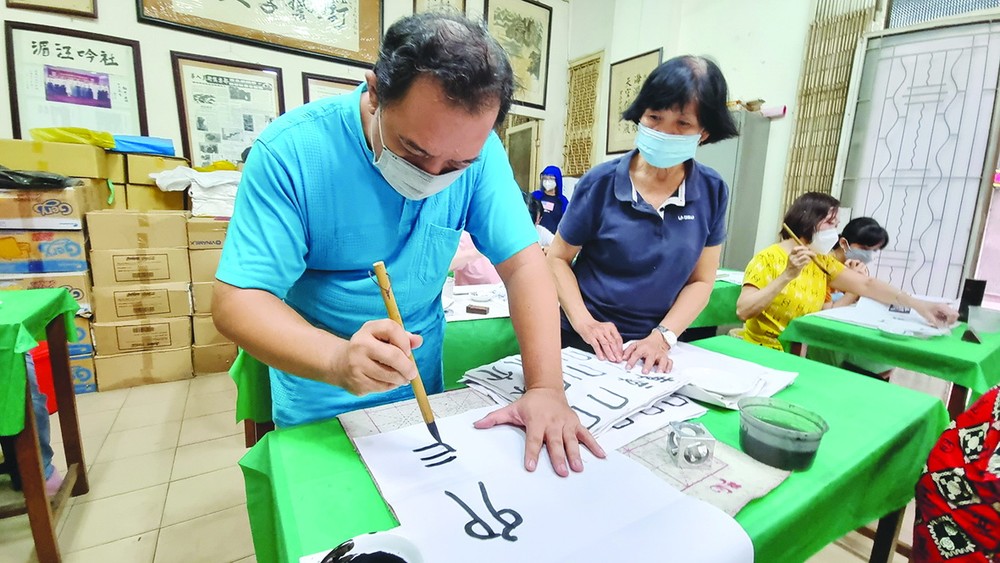 華文書法培訓班復課