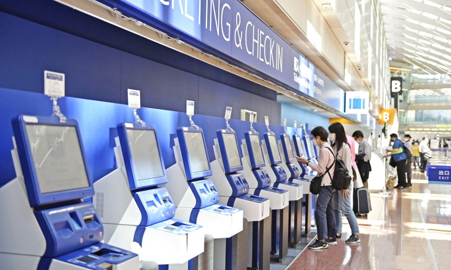 全日空的自動值機設備。