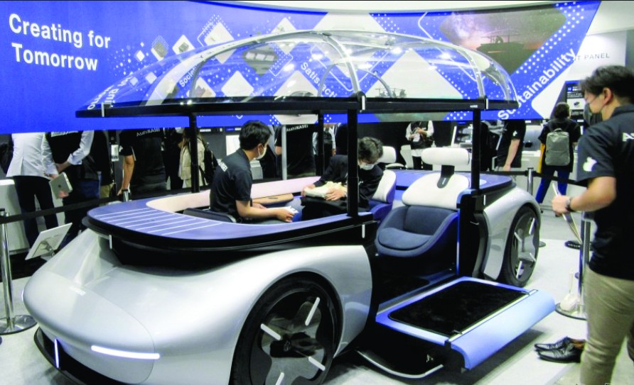 新概念車用透明樹脂覆蓋車身
