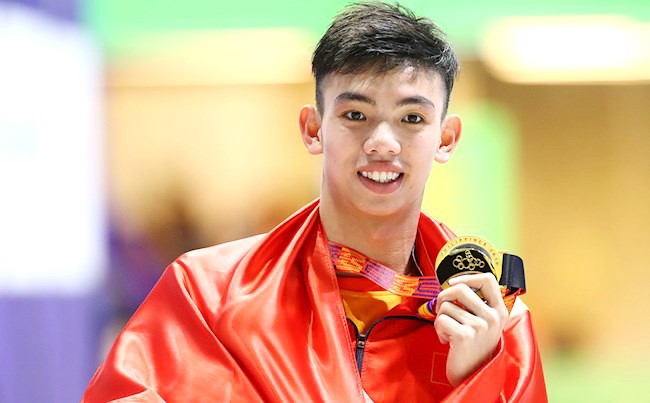 阮輝煌運動員獲頒受二等勞動勳章。