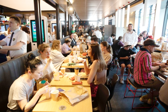 俄版麥當勞首批門店開業