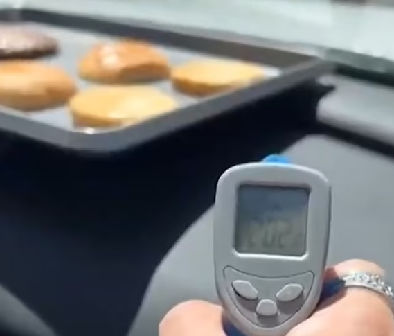 高溫下的車內溫度超過200華氏度。