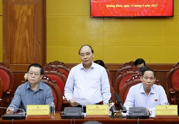 國家主席阮春福在會上發言。