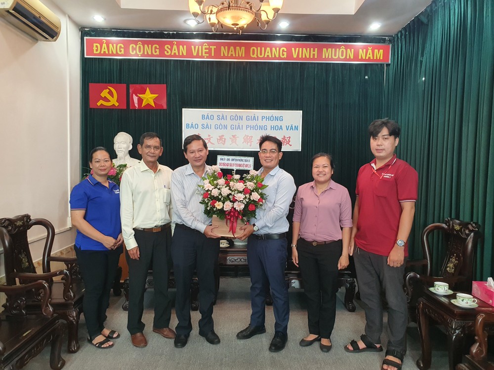 各單位祝賀越南革命報刊日 ảnh 3 各單位祝賀越南革命報刊日 ảnh 3