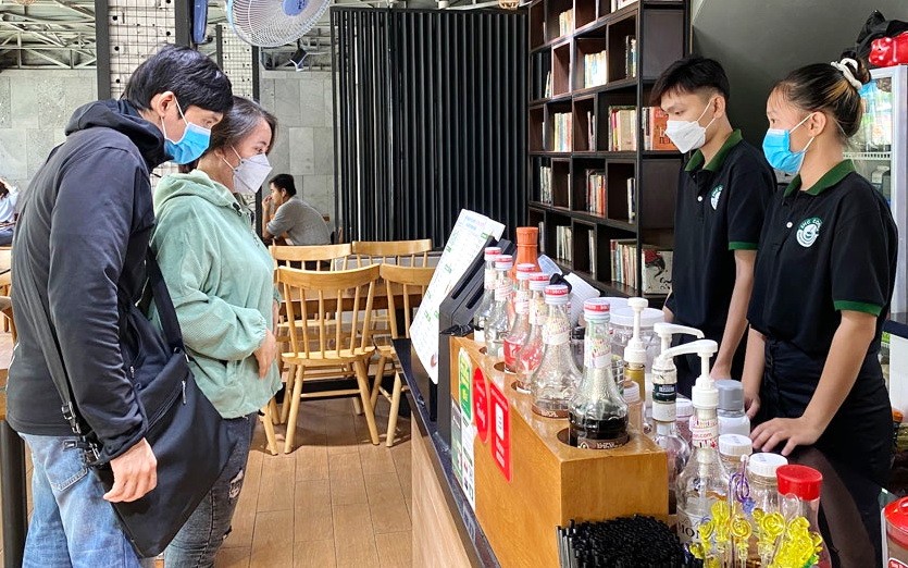 臨時工現是大學生半工讀的新趨勢。