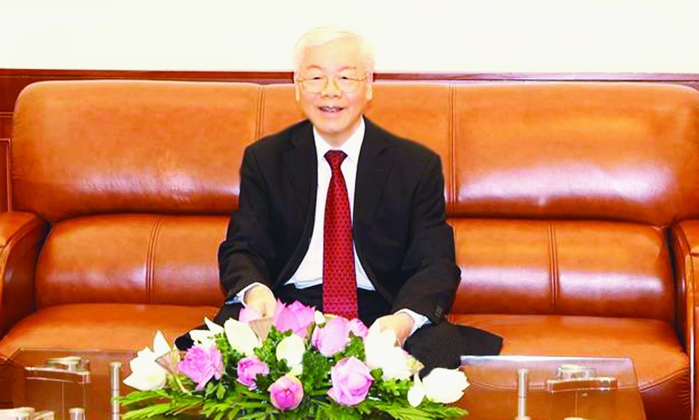 阮富仲總書記與柬人民黨主席洪森通電話