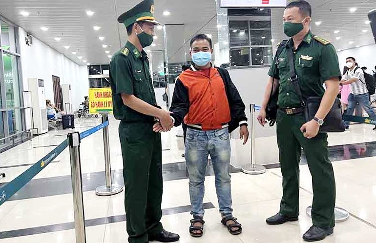 勞動者裴泰獲職責力量營救後返國。