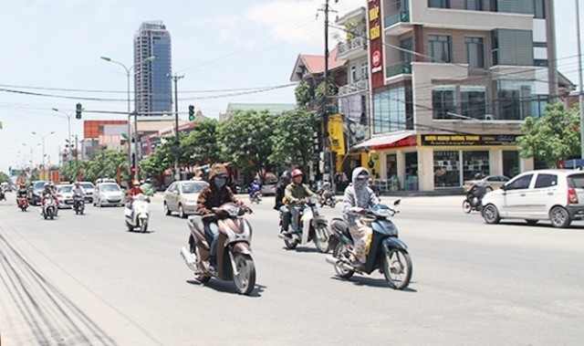 於今(6)日和明(7)日，在中部區域繼續出現酷熱與極其炎熱的天氣。