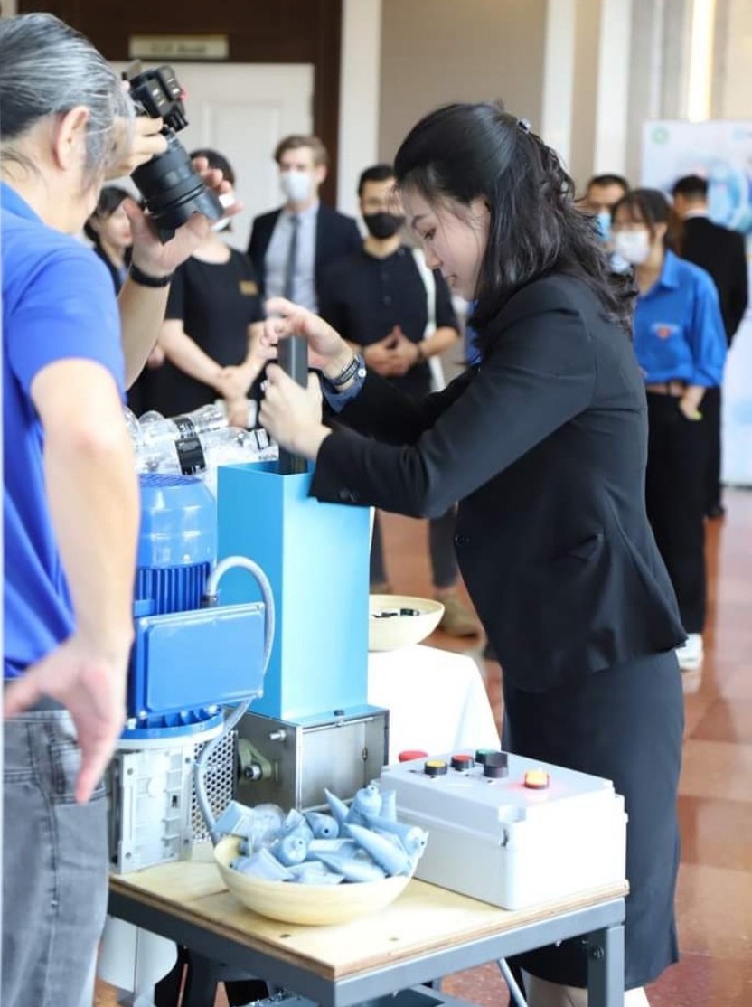 酒店啟動塑片再製計劃