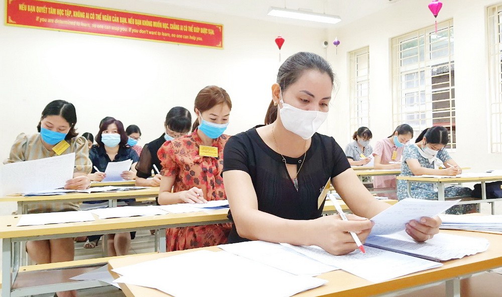 開始為 2022 年高中畢業試評分