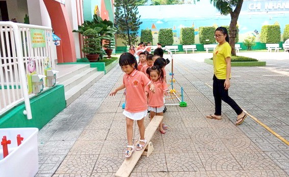 第十郡幼筍1幼兒園學童參加運動技能培訓活動。