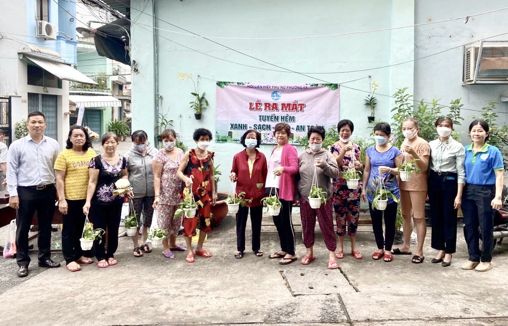 第六郡第三坊開展環境綠化活動 ảnh 1